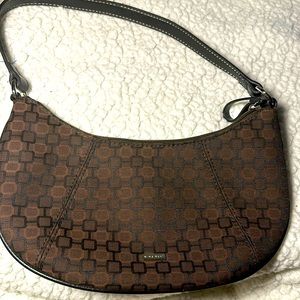 Nine West stunning vintage purse, rich brown and sleek design, minimal accents.